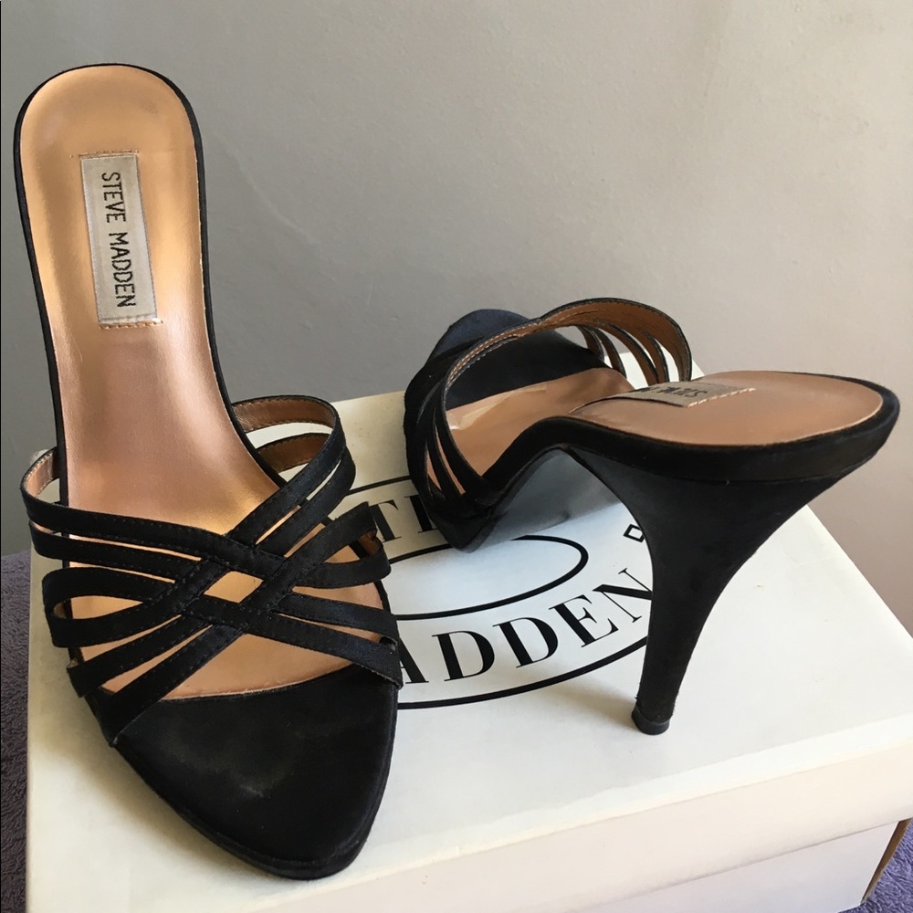 STEVE MADDEN | SATIN HEELS